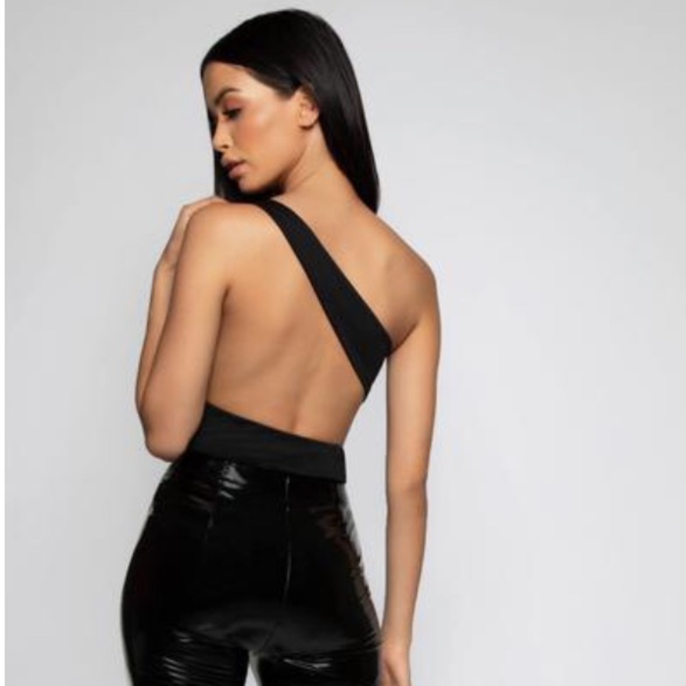 BRAND NEW black Meshki Bodysuit
